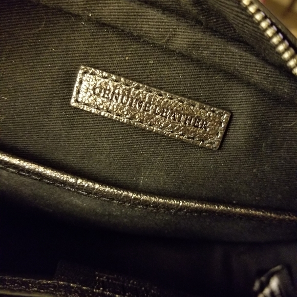 G.i.l.i 2 pc. Camera Leather Crossbody - Picture 5 of 8